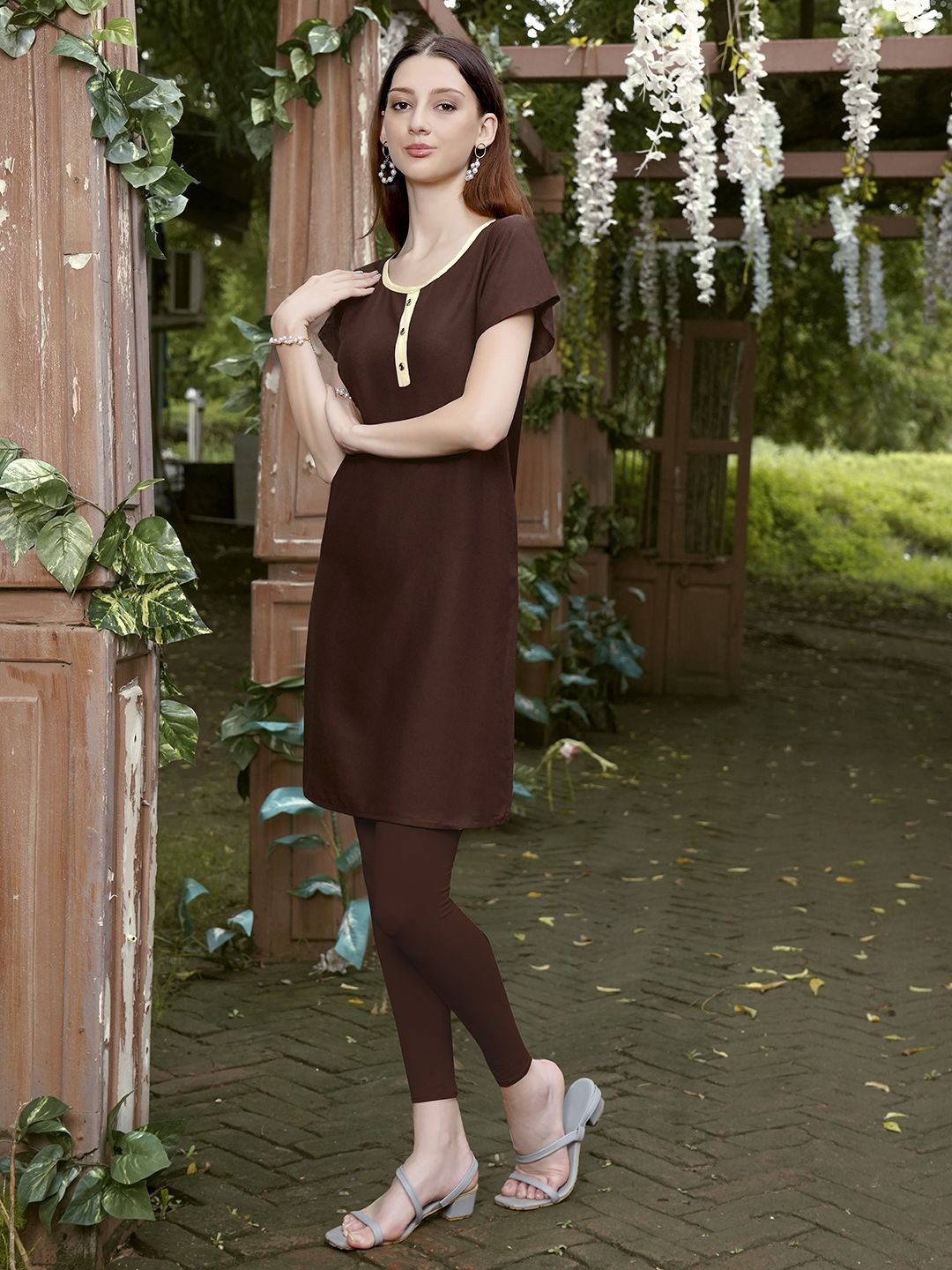

Anouk Rustic Women Round Neck Kurta, Brown