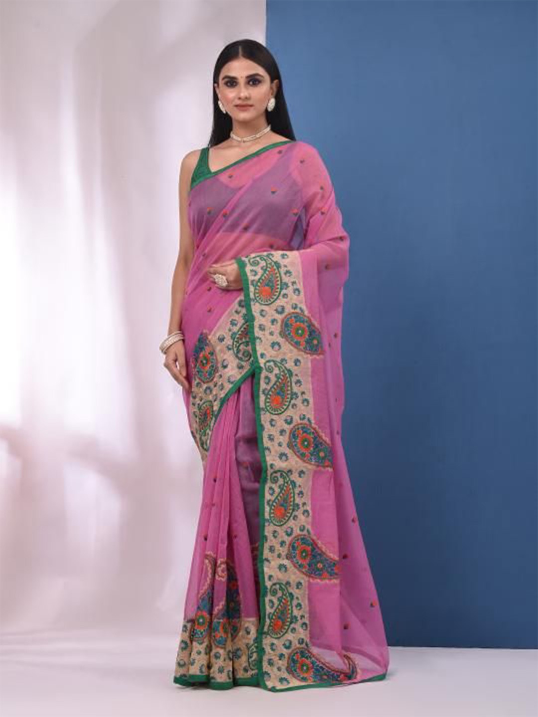 

VIBHAVARI Floral Embroidered Saree, Pink