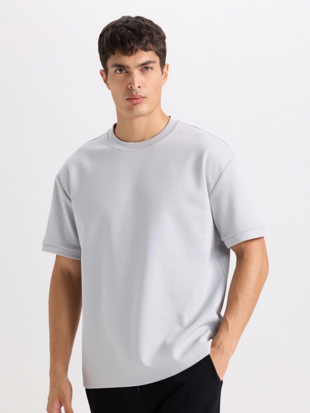 

DeFacto Men Raw Edge T-shirt, Na