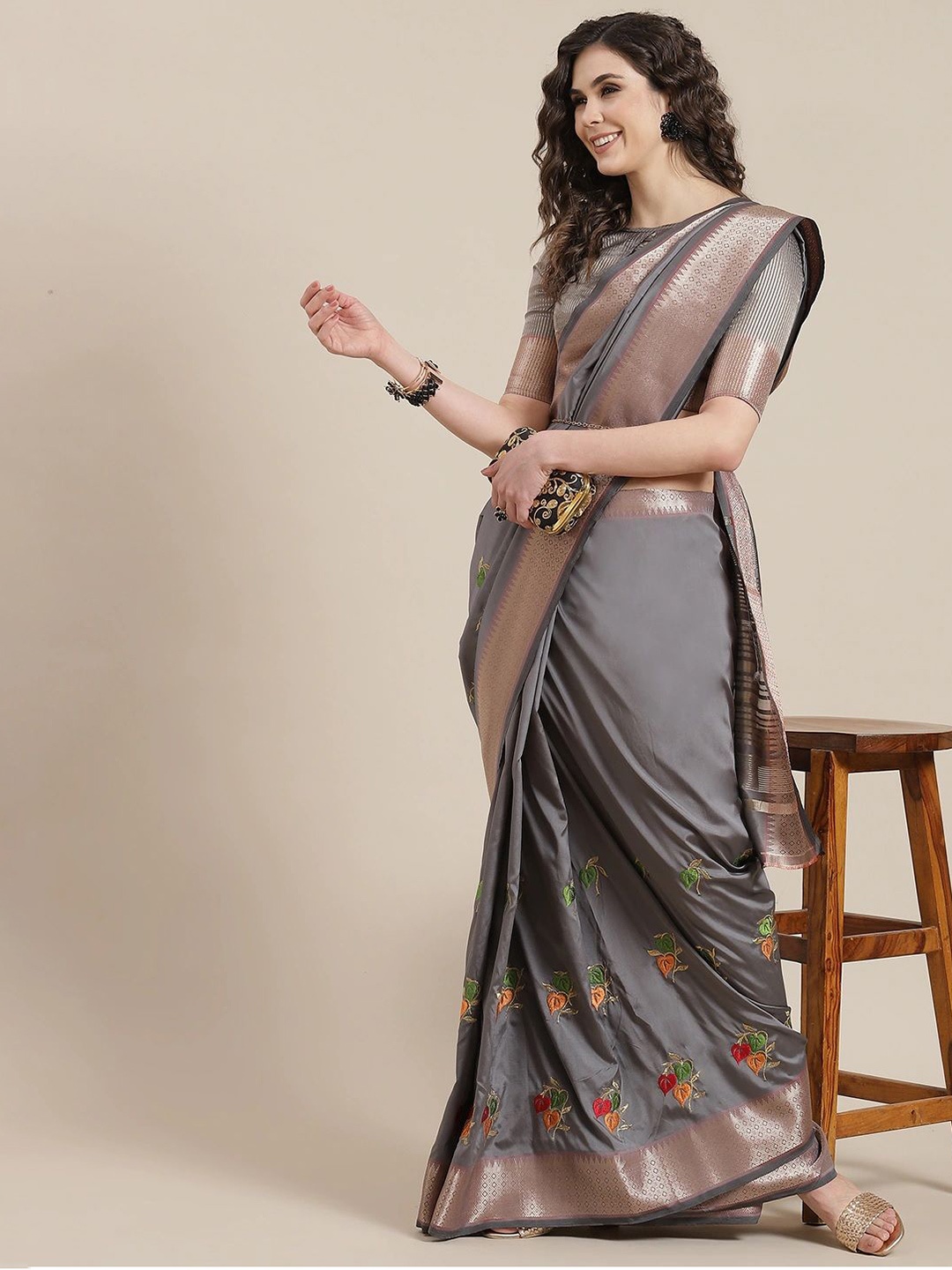 

DIVASTRI Floral Zari Silk Cotton Saree, Grey