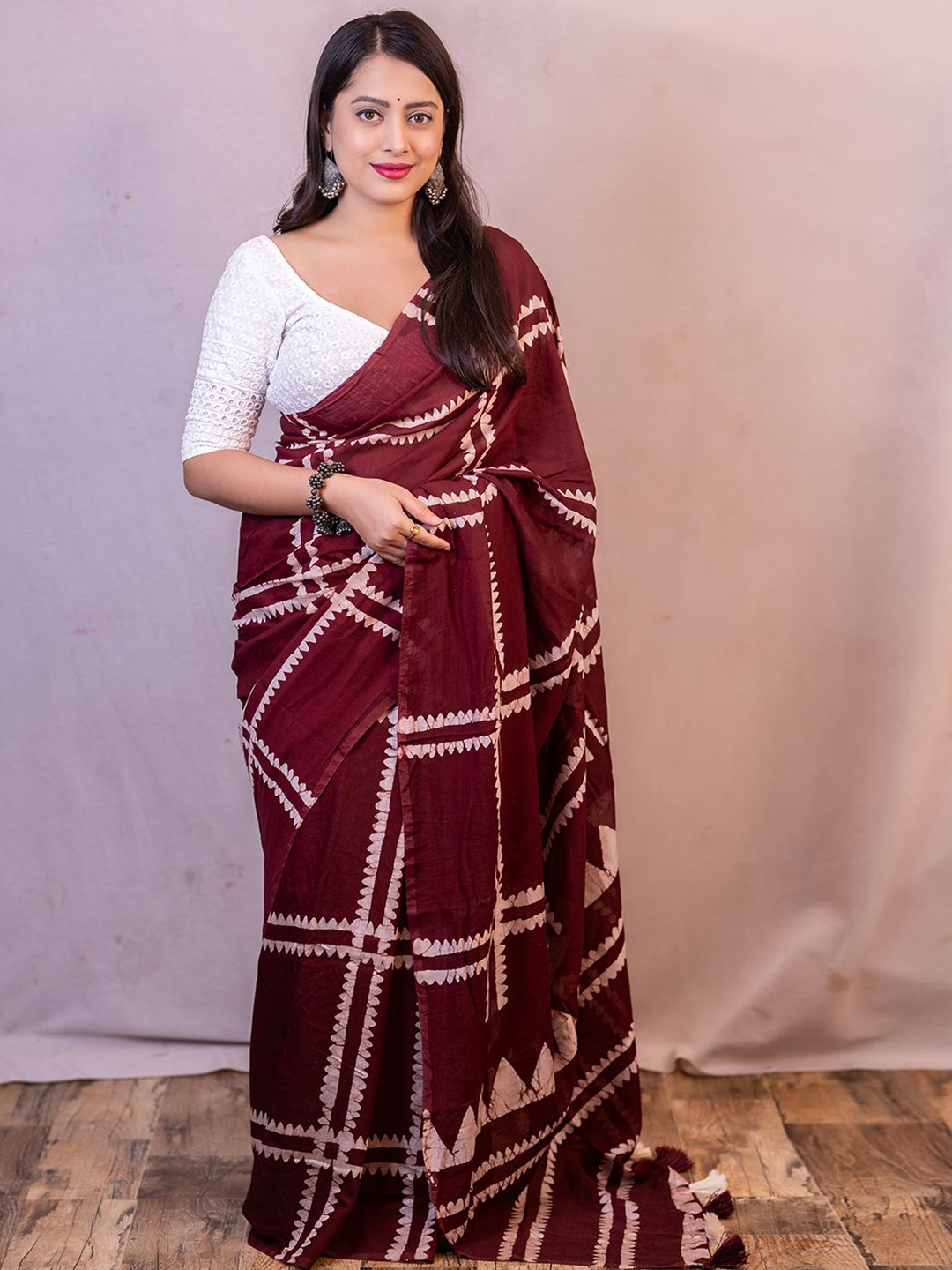 

Panzora Batik Chanderi Saree, Maroon