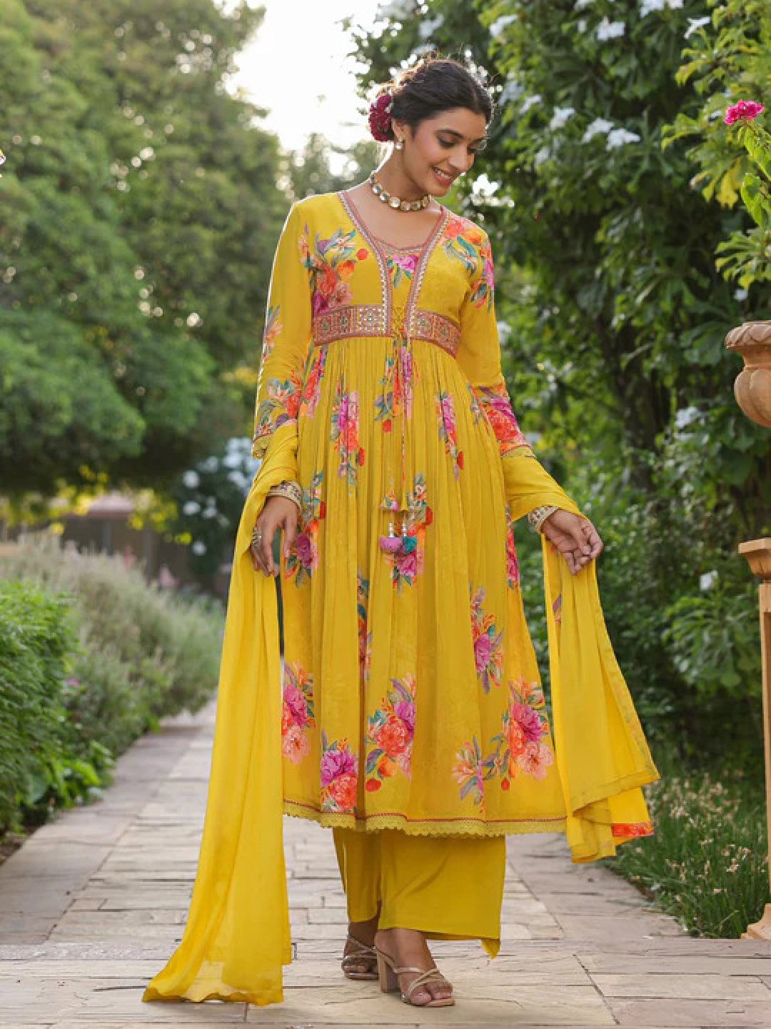 

choiceit Women Printed Regular Kurta with Pyjamas & With Dupatta, Yellow