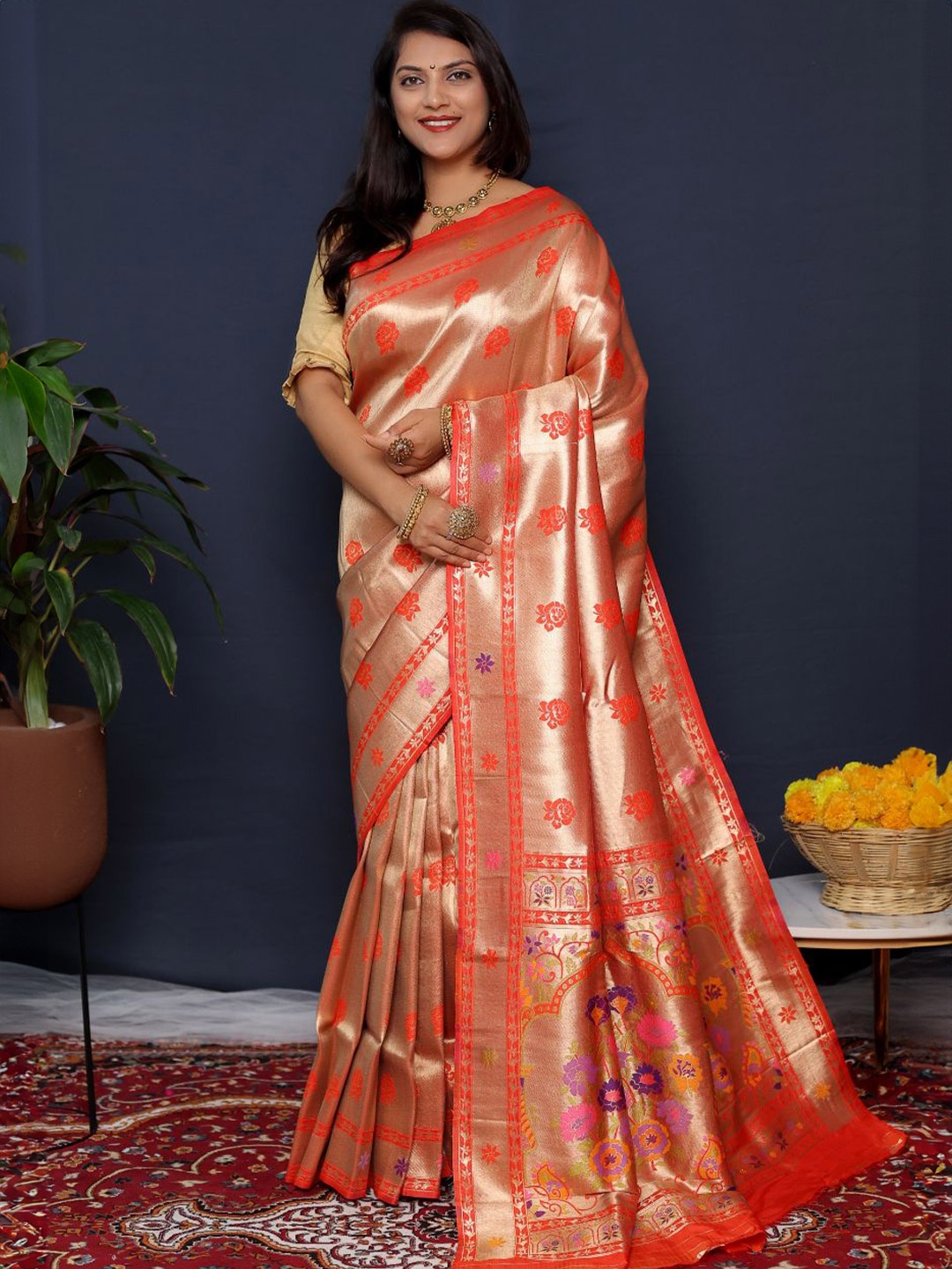 

amirat Women Woven Design Zari Pure Silk Banarasi Saree, Red