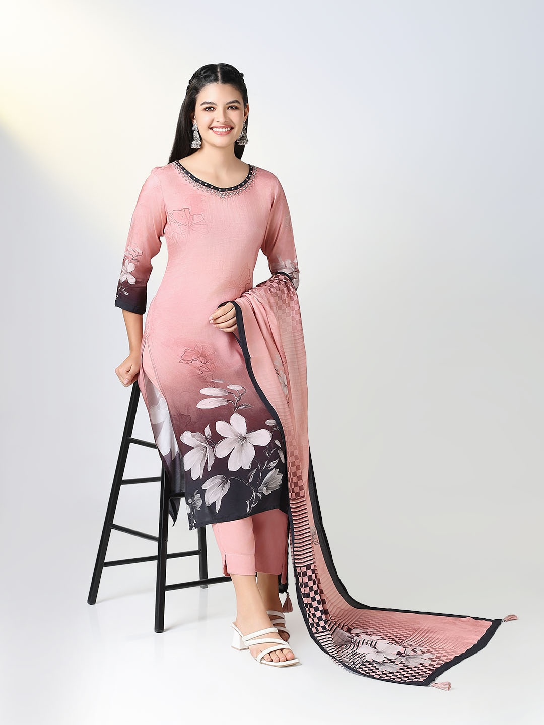 

SHOWOFF Floral Printed Mirror Work Straight Kurta With Trousers And Dupatta, Pink