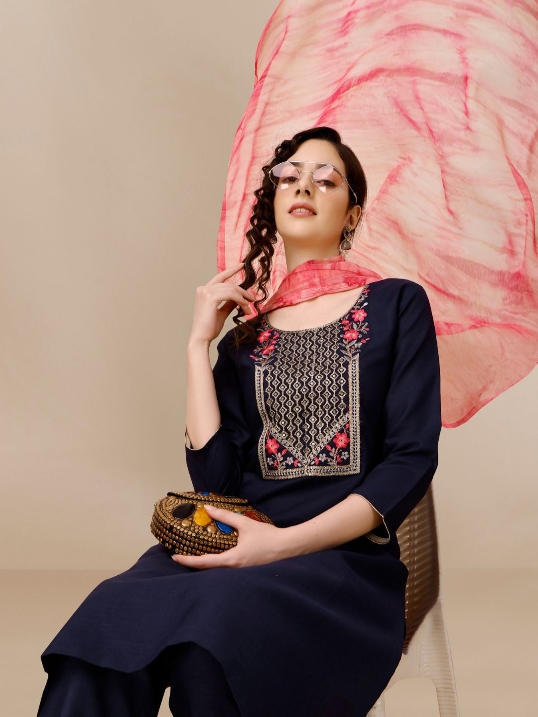 

DIVASTRI Floral Embroidered Thread Work Straight Kurta With Trousers And Dupatta, Navy blue