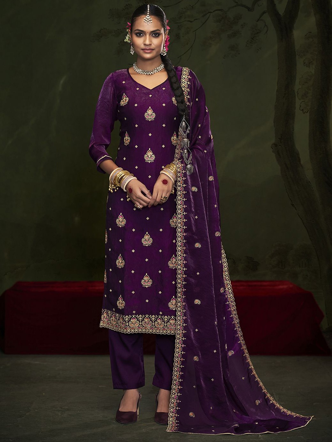 

Anouk Embroidered Unstitched Dress Material, Burgundy
