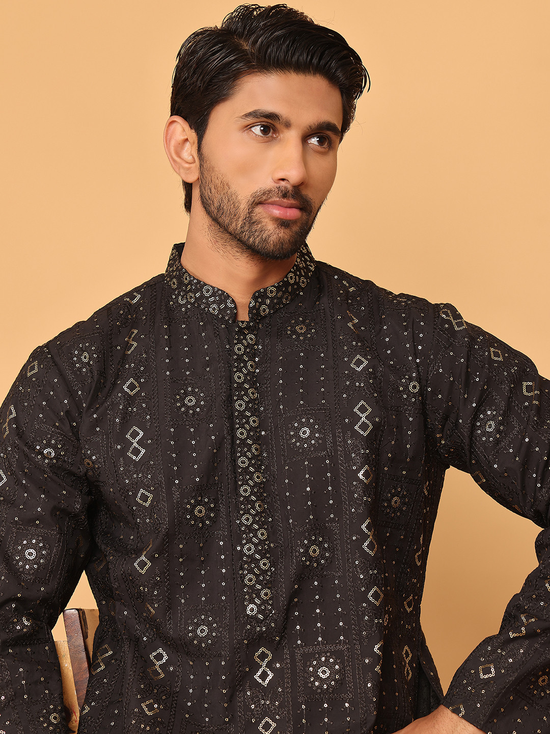 

Jompers Floral Embroidered Sequinned Work Mandarin Collar Straight Kurta With Pyjamas, Black