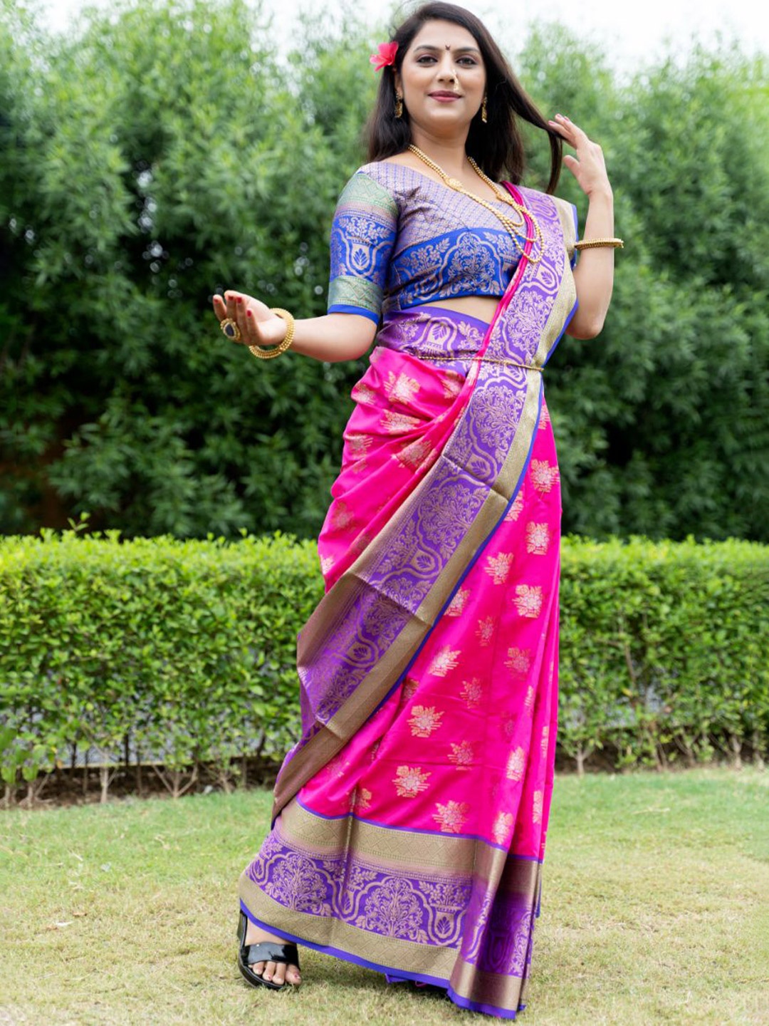 

amirat Woven Design Zari Pure Silk Kanjeevaram Saree, Pink