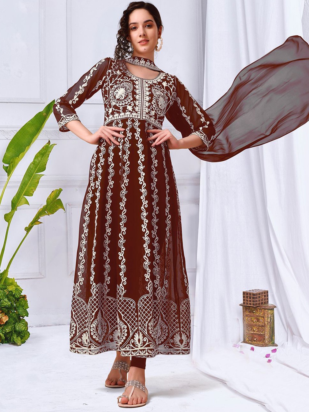 

DIVASTRI Ethnic Motifs Embroidered Round Shape Anarkali Kurta, Brown