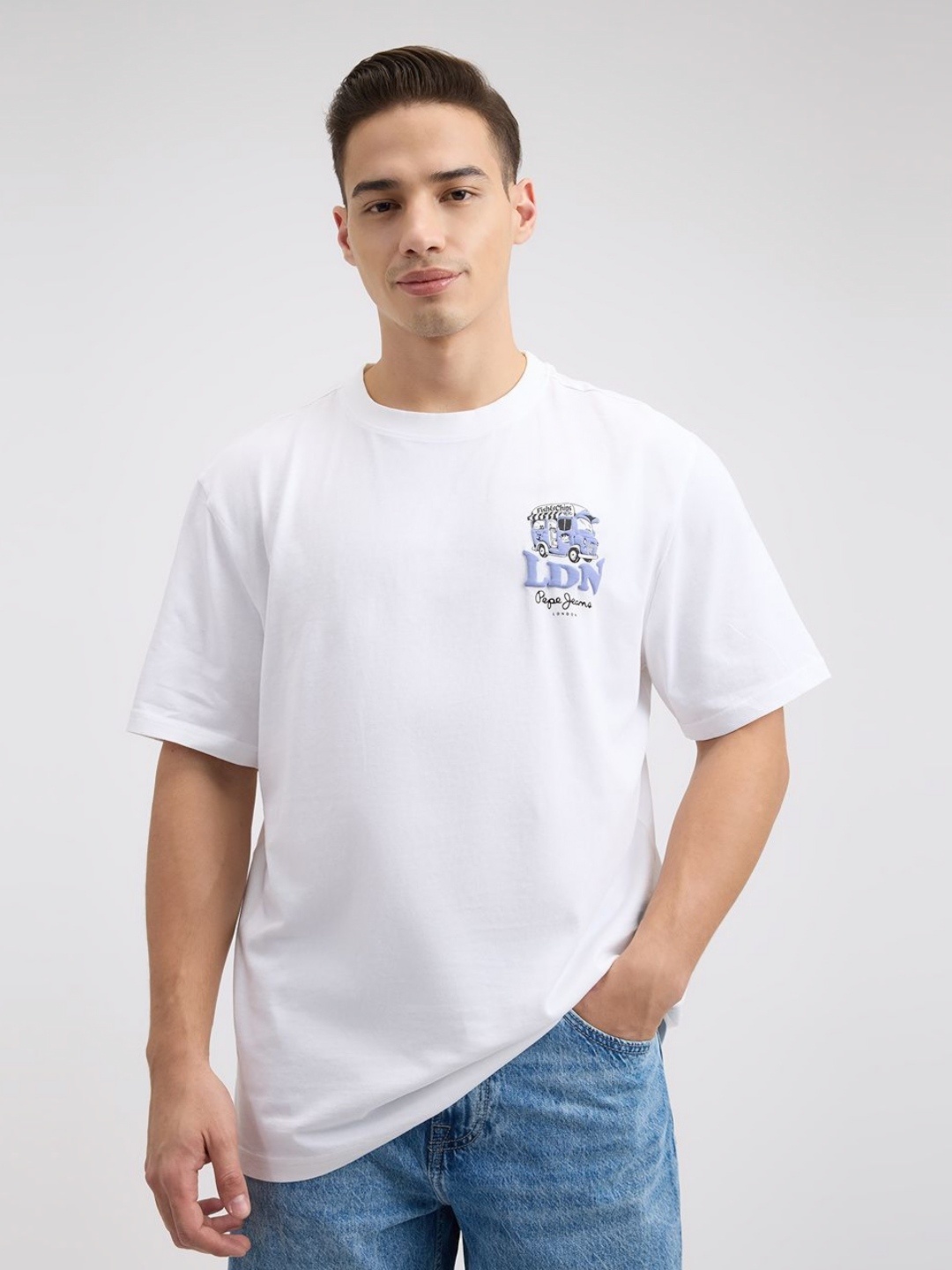 

Pepe Jeans Men Graphic Printed Round Neck Cotton Relaxed Fit T-shirt, White