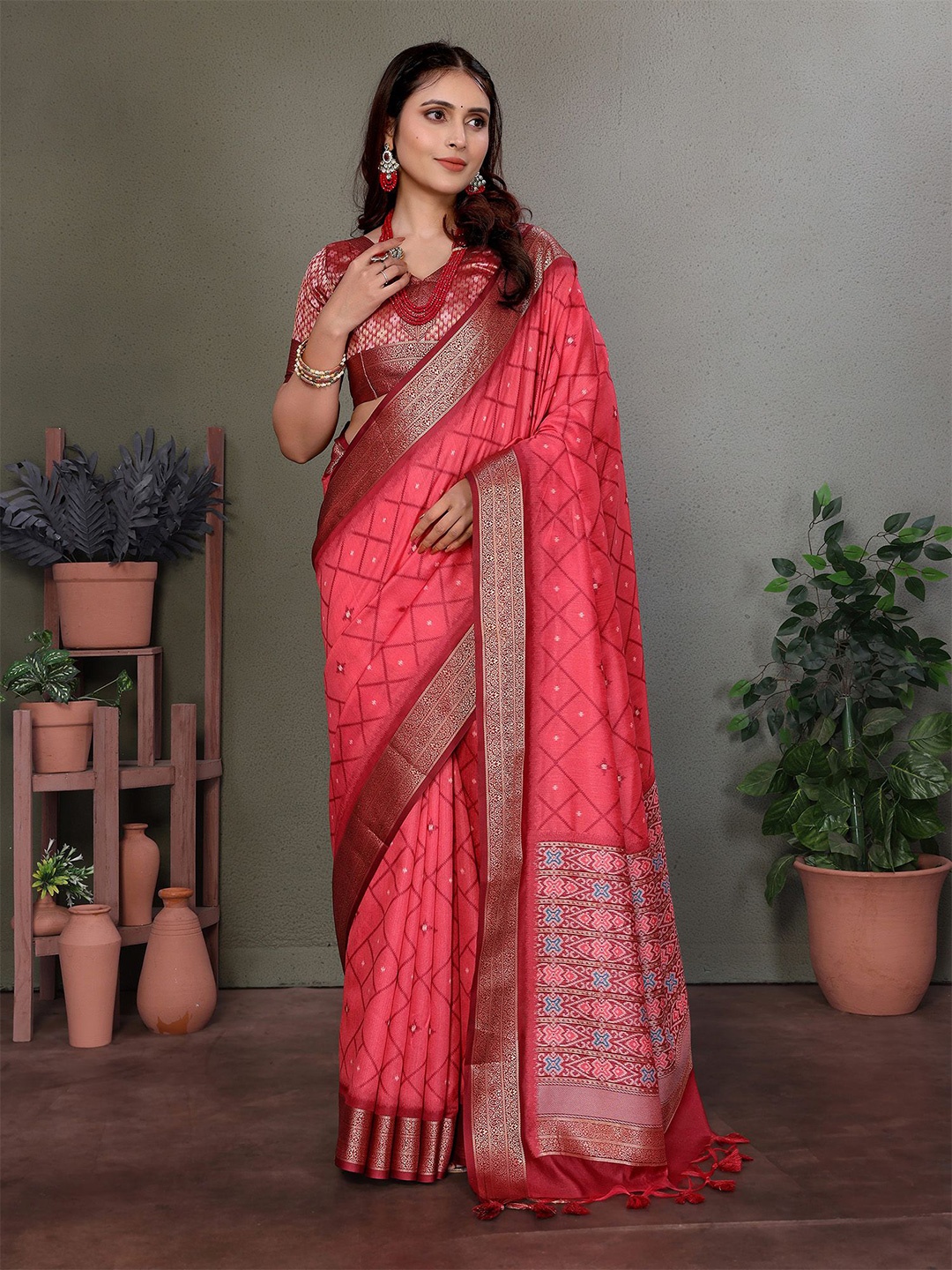 

elora Woven Design Zari Patola Saree, Red