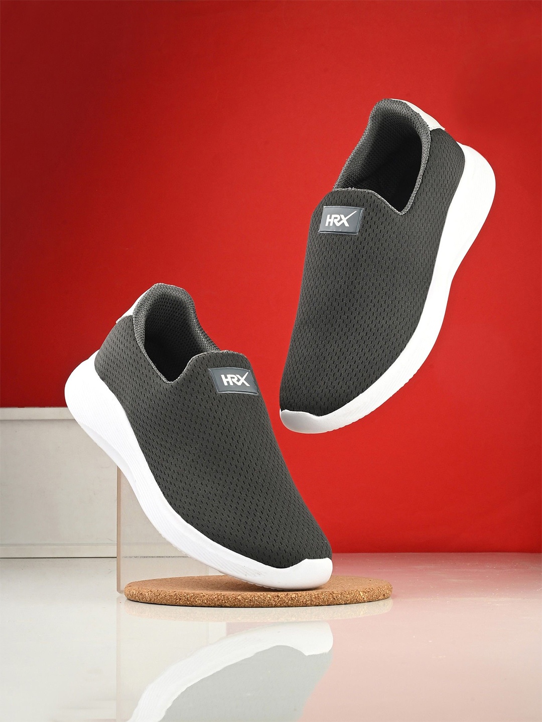 

HRX by Hrithik Roshan Men Mesh Walking Non-Marking Shoes, Grey