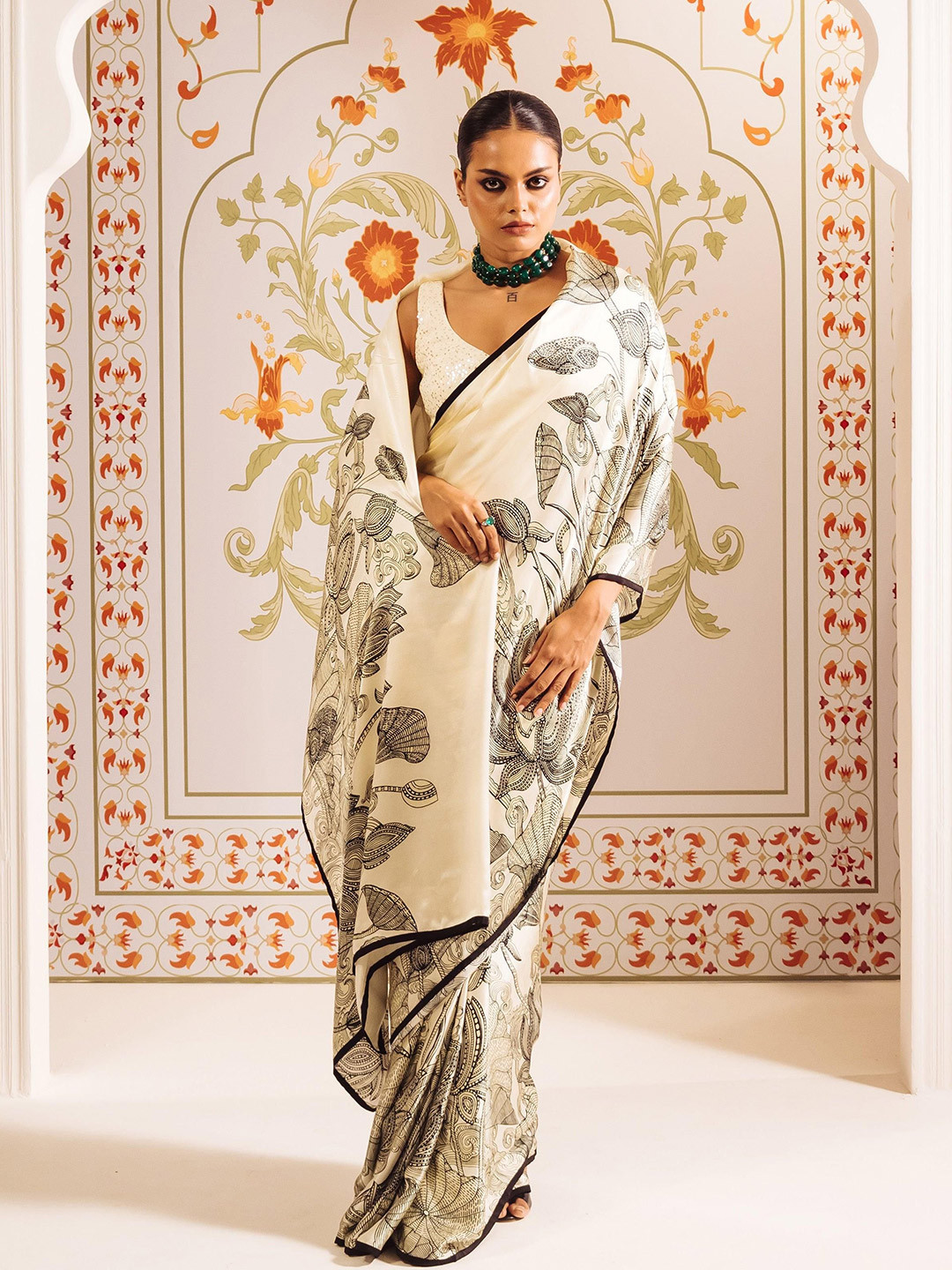 

STAVA CREATION Floral Printed Saree, White