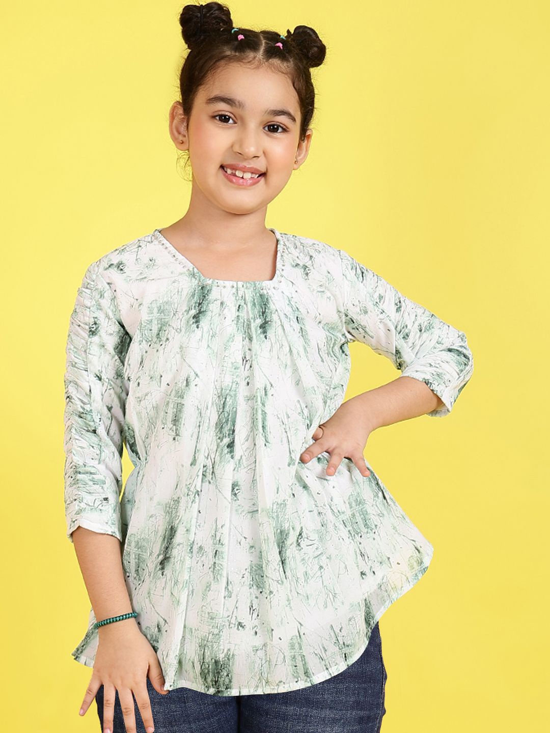 

Ishti Girls Printed Top, Off white