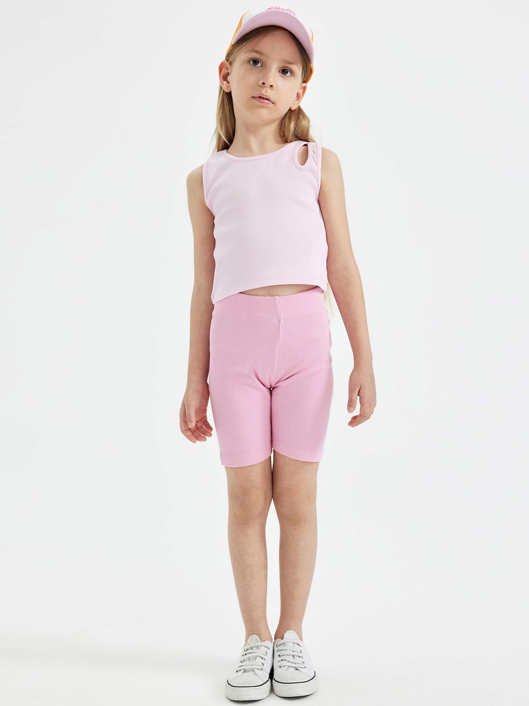 

DeFacto Girls Mid-Rise Skinny Fit Sports Shorts, Pink