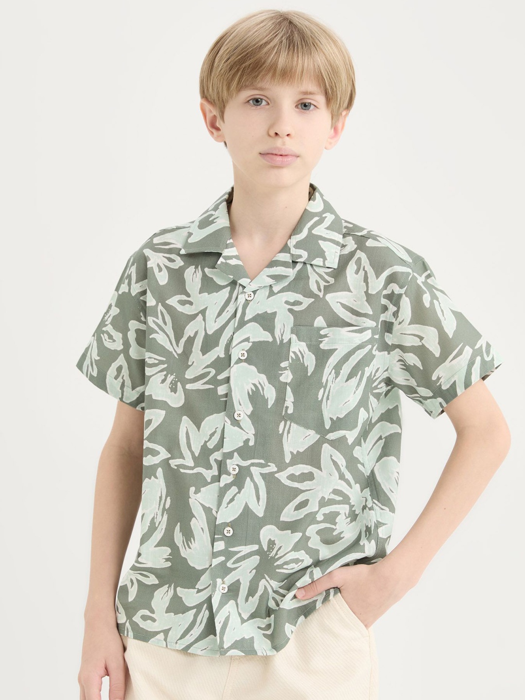 

DeFacto Boys Spread Collar Floral Printed Cotton Casual Shirt, Green