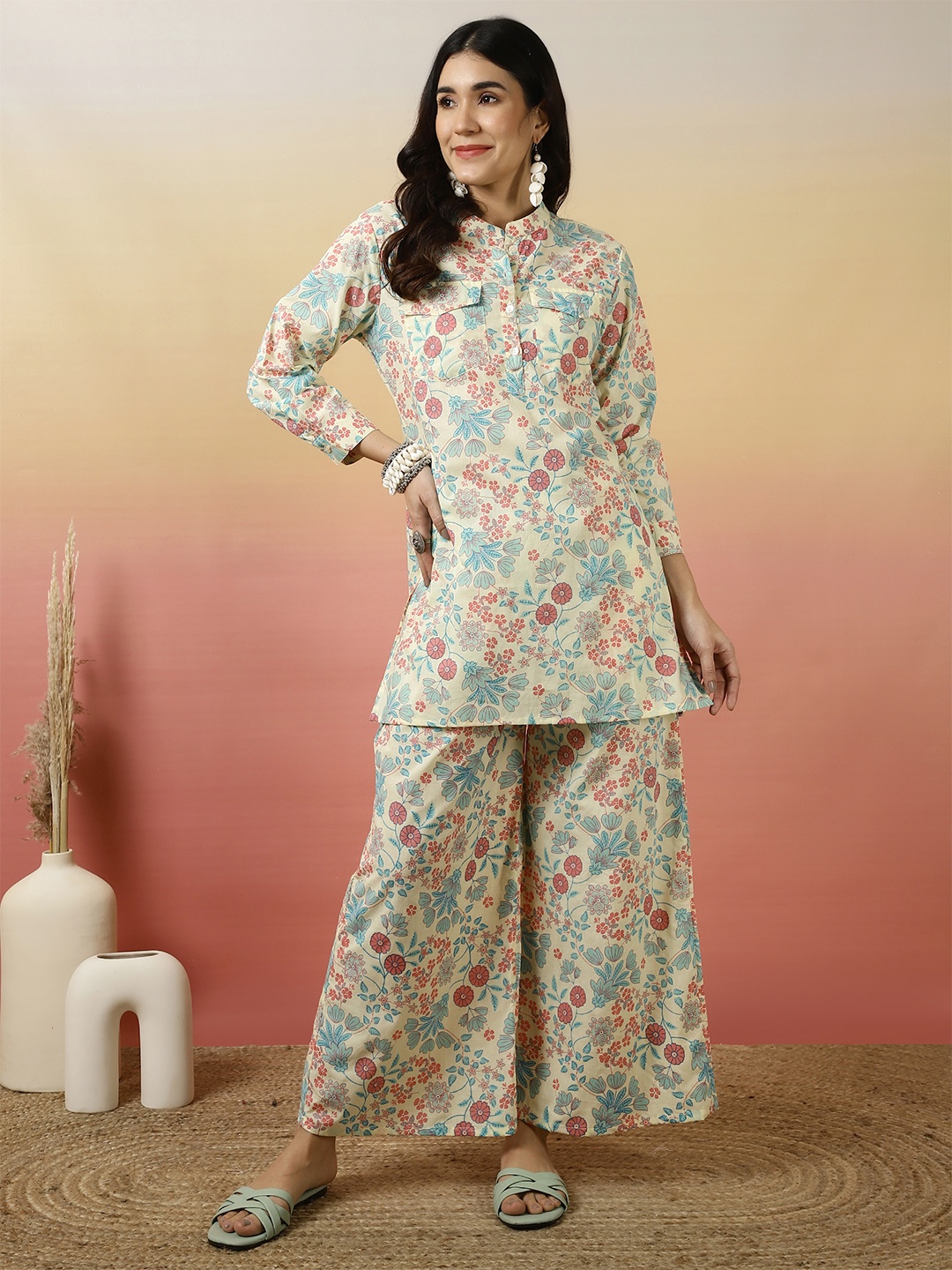 

Sangria Blue & Pink Floral Printed Mandarin Collar Pure Cotton Top With Trouser