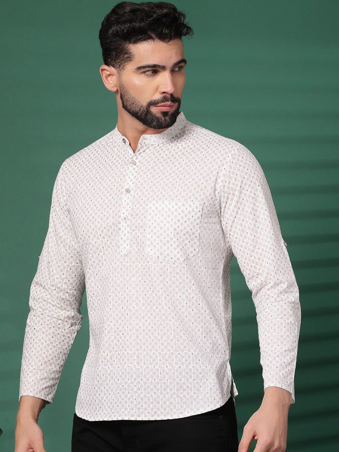 

Sangria White Floral Printed Mandarin Collar Cotton Short Kurta