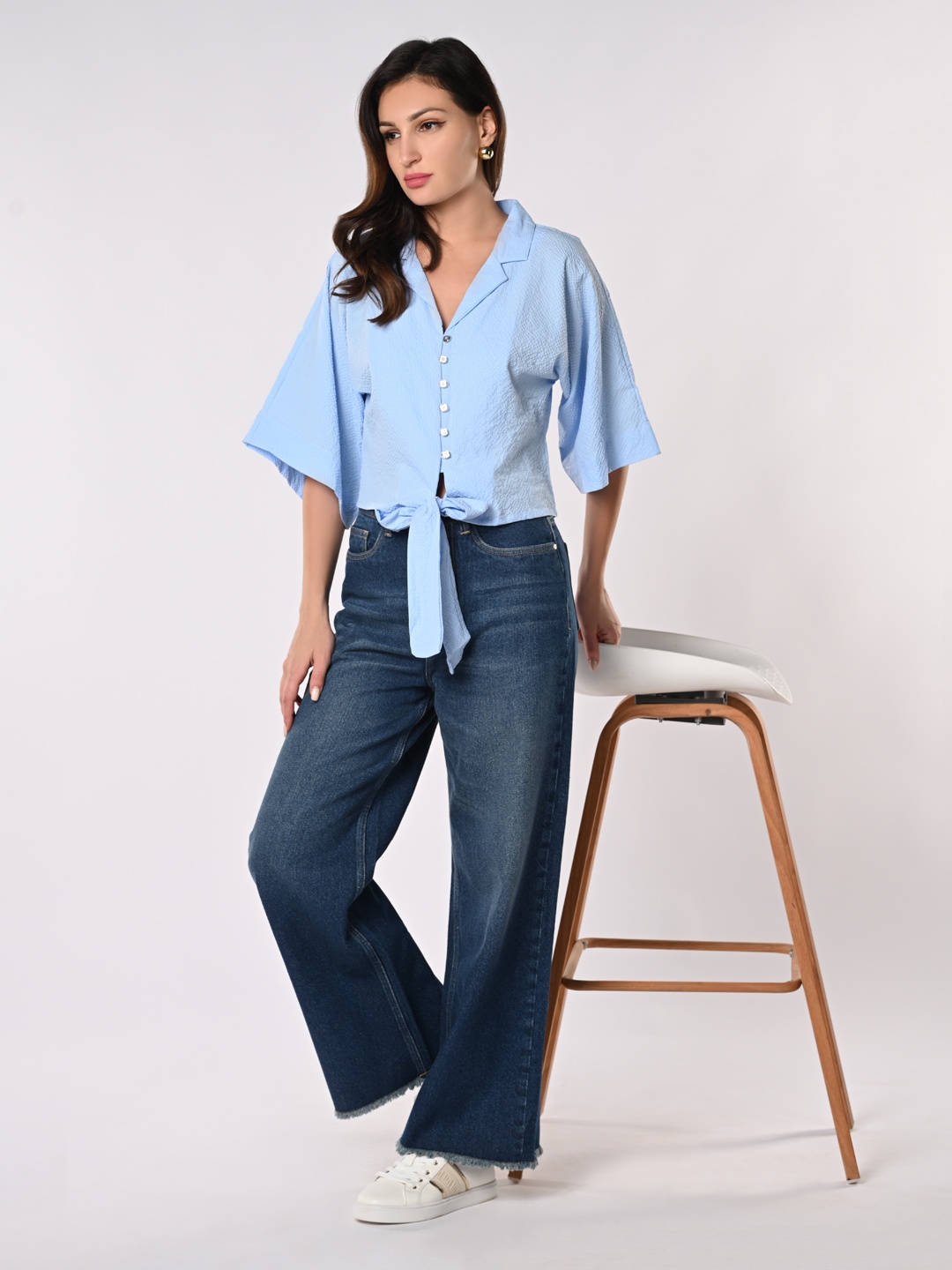 

IZEL Women Wide Leg Slash Knee Light Fade Mid-Rise Jeans, Blue
