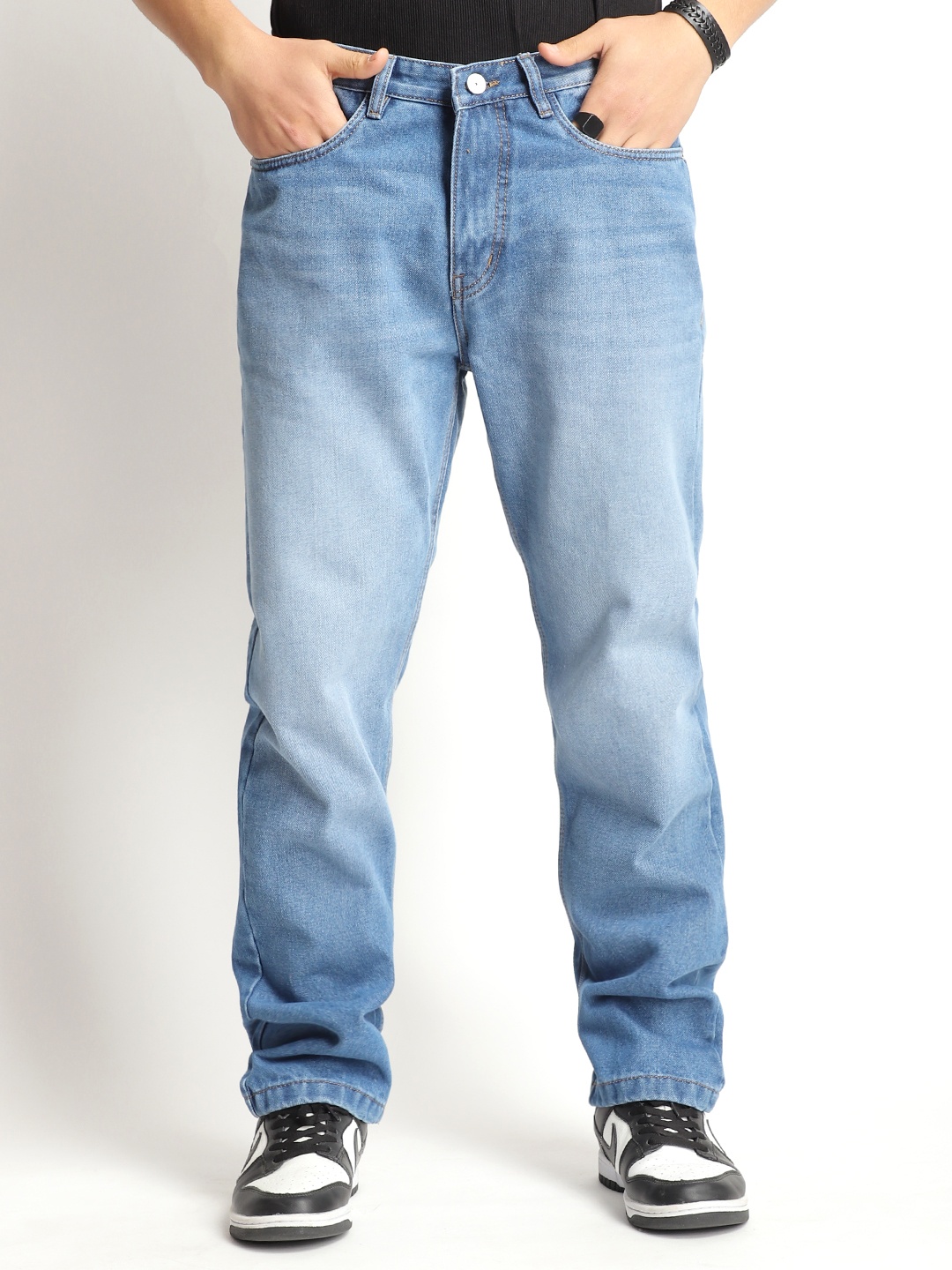 

JIMMY & JORDAN Men Cotton Mildly Distressed Jeans, Blue