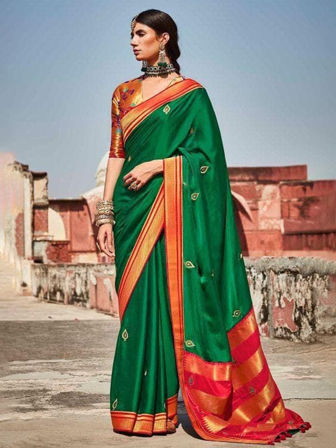 

NITARAA Woven Design Zari Silk Blend Paithani Saree, Green