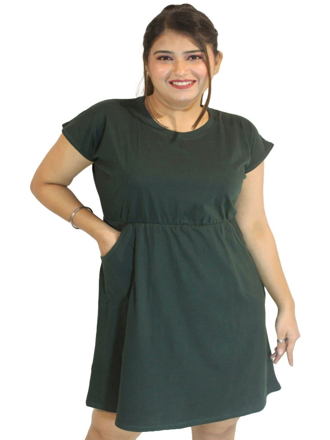 

PINK SHELL Women Solid Round Neck Cotton T-shirt, Green