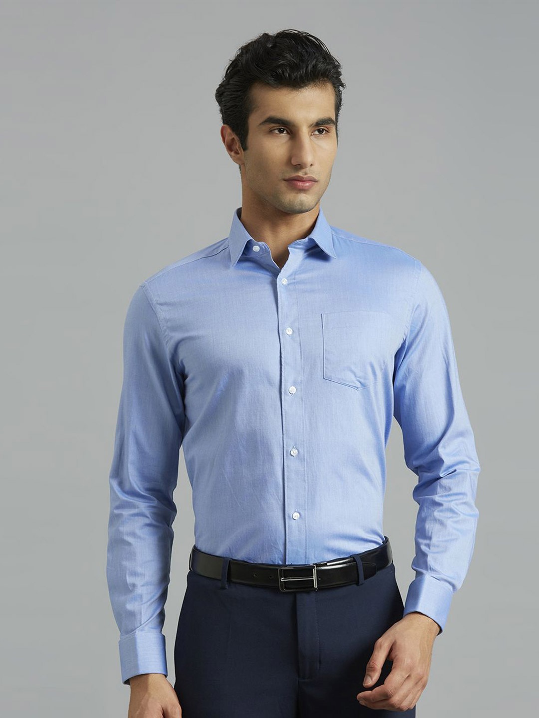 

Reid & Taylor Men India Slim Fit Spread Collar Solid Cotton Formal Shirt, Blue
