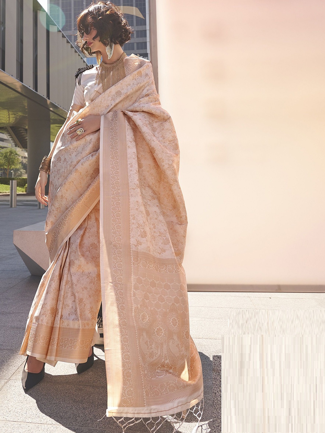 

MAHALASA Floral Zari Pure Silk Kanjeevaram Saree, Beige