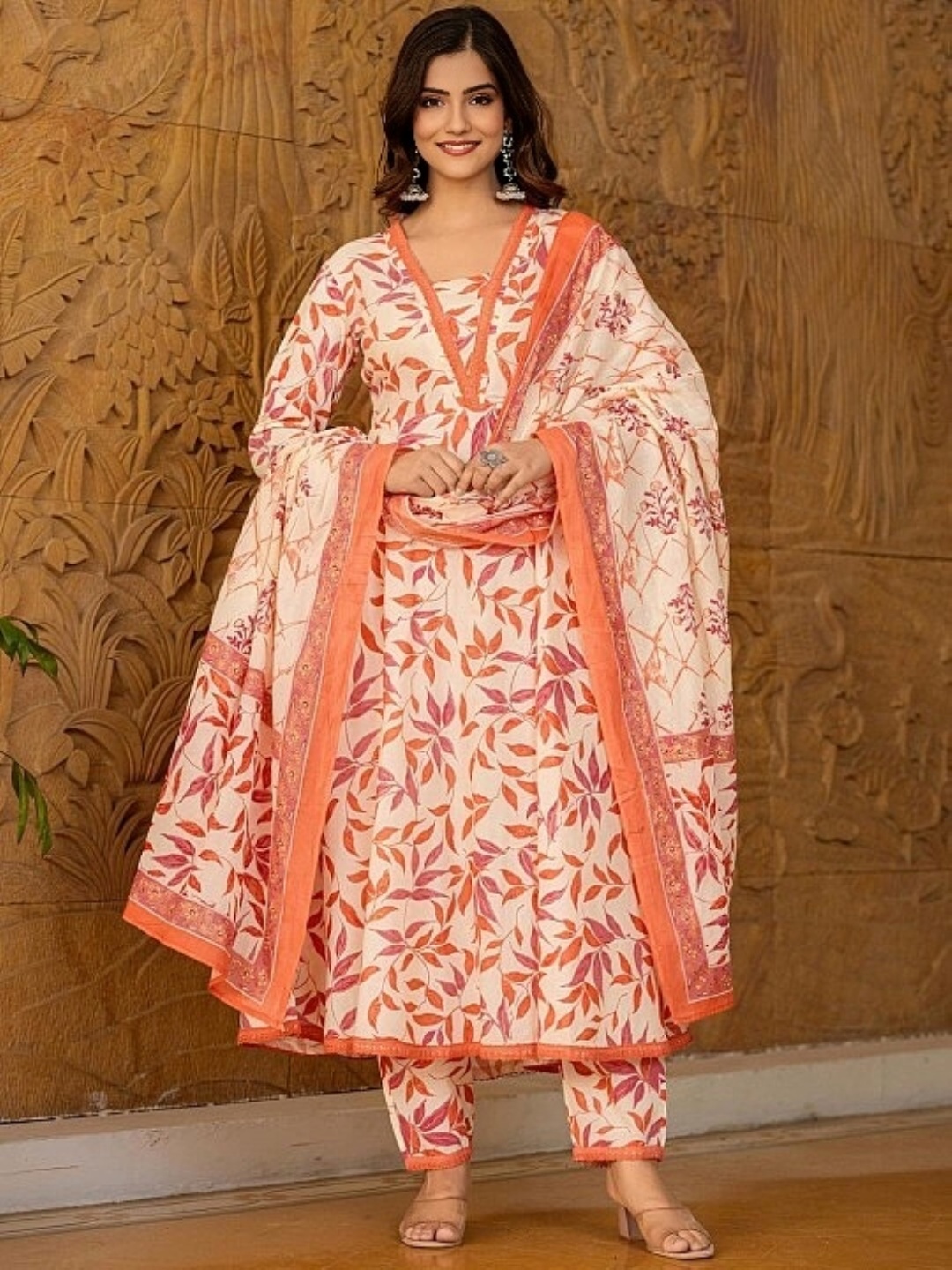 

GEKHA Floral Printed V-Neck Pure Cotton Anarkali Kurta With Trousers And Dupatta, White