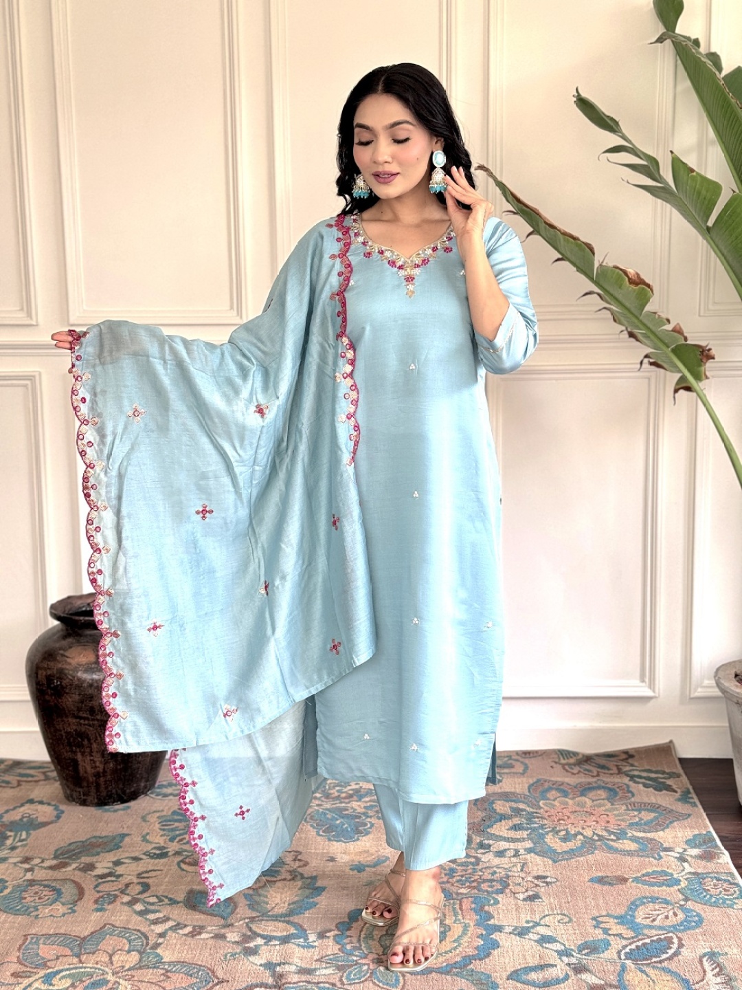 

choiceit Floral Embroidered Sweetheart Neck Chanderi Silk Kurta With Trouser And Dupatta, Blue