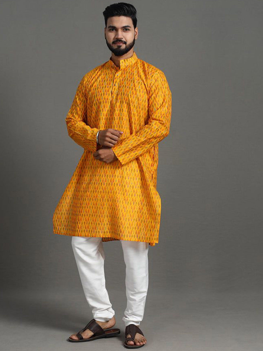 

iTokri Geometric Printed Mandarin Collar Straight Kurta, Yellow