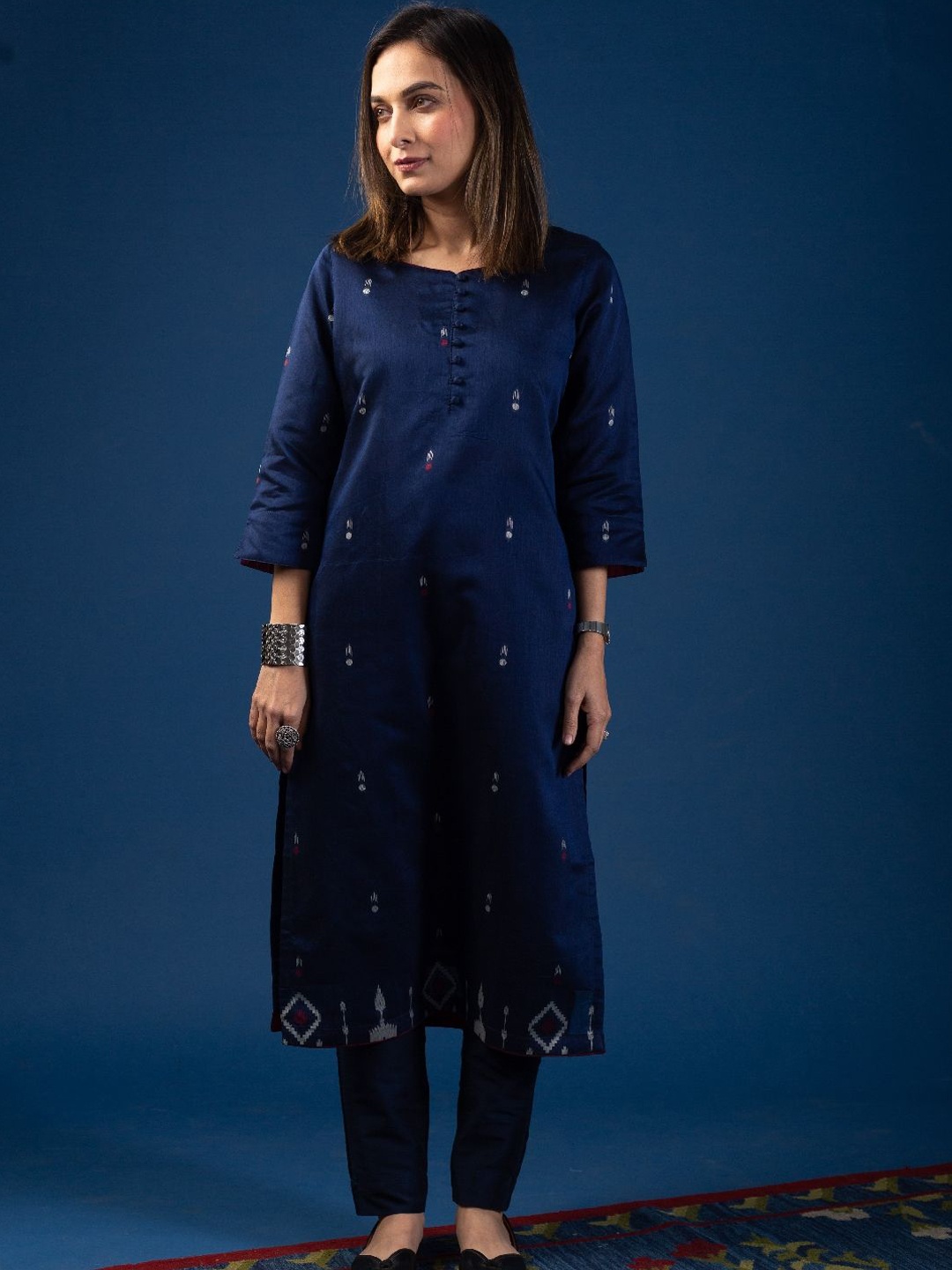 

KUSVAA Women Geometric Thread Work Kurta, Blue