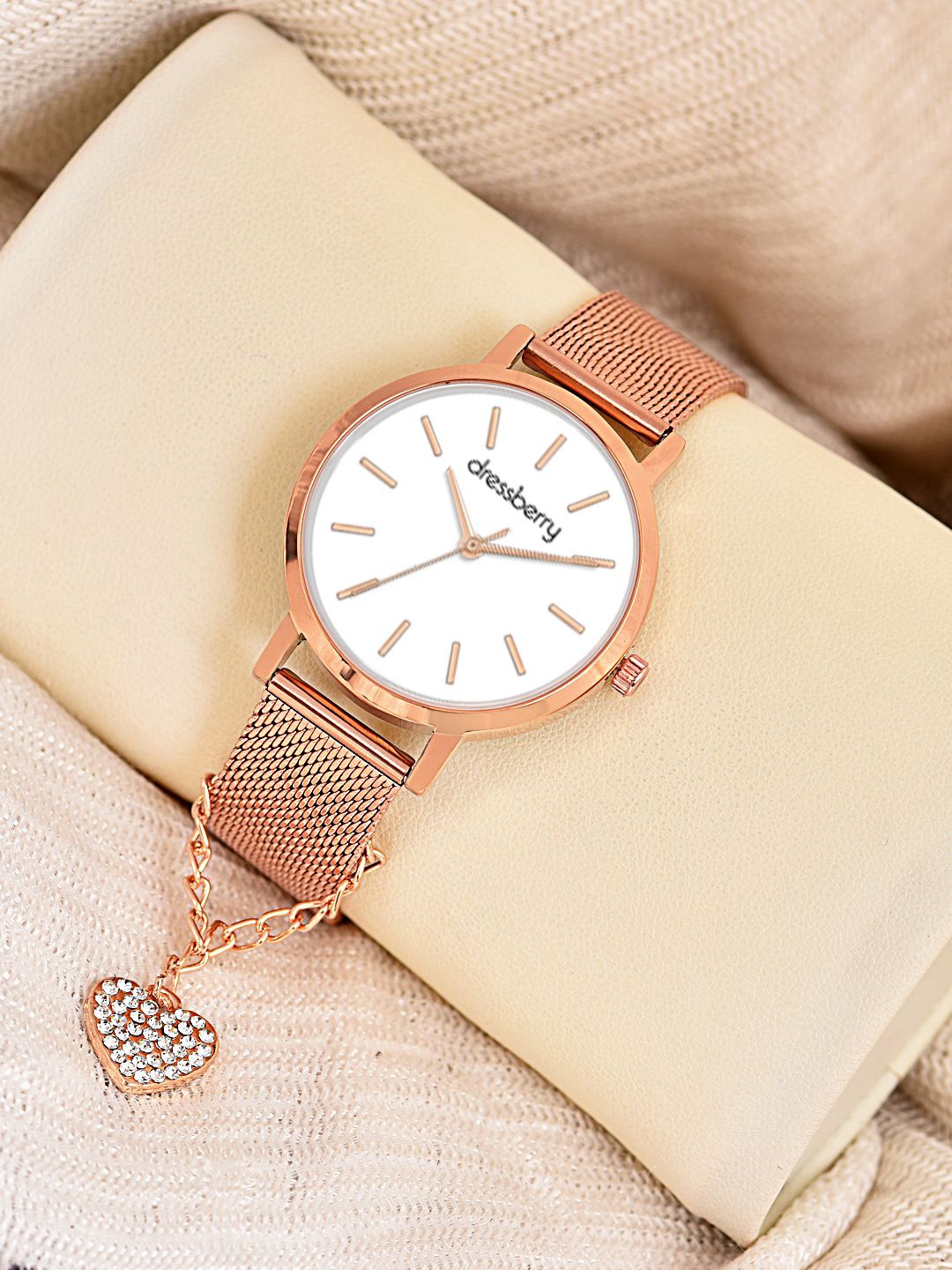 

DressBerry Women Watch With Heart Charm Gift Set, Rose gold