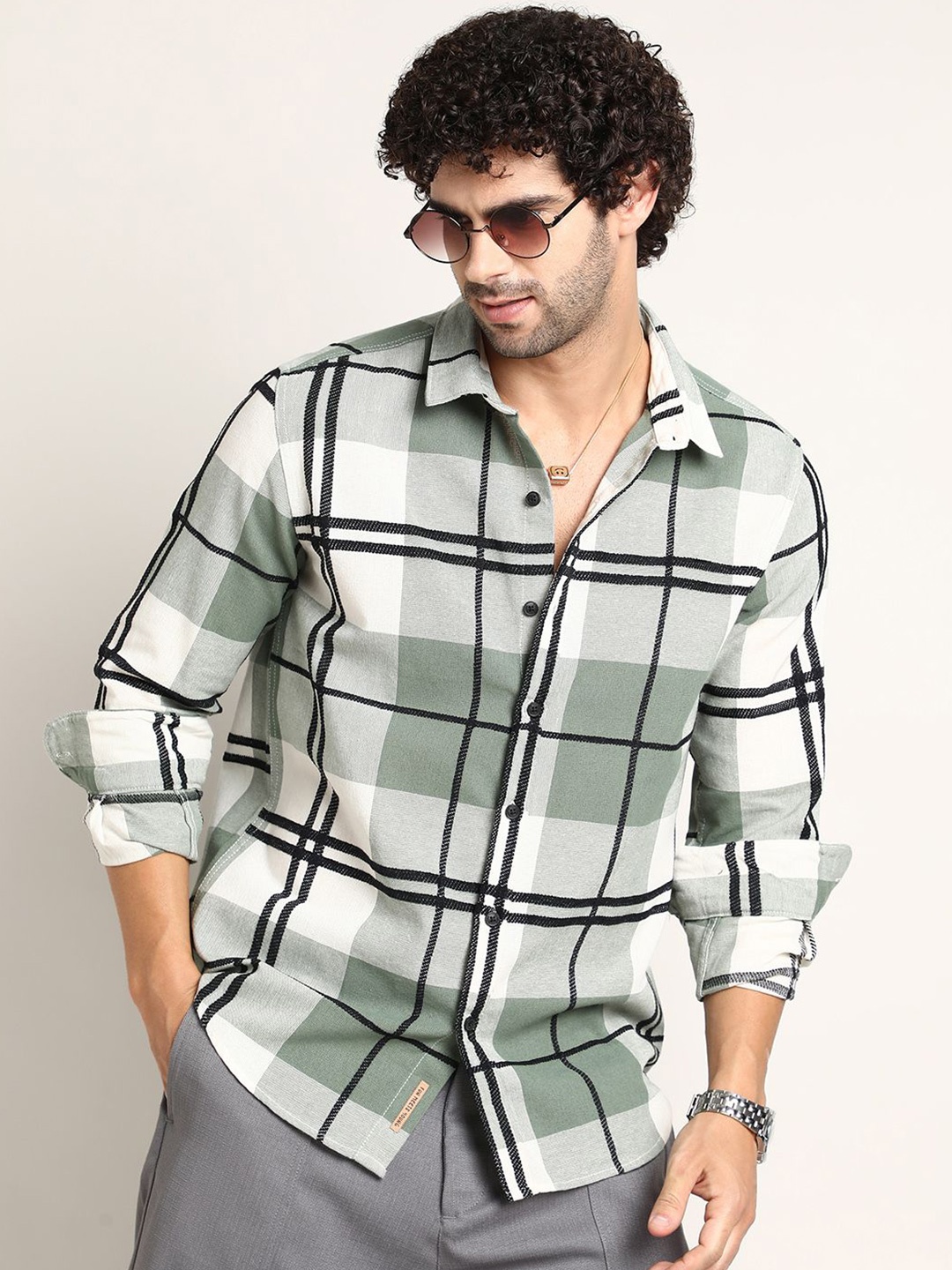 

Campus Sutra Men Comfort Opaque Checked Casual Shirt, Green