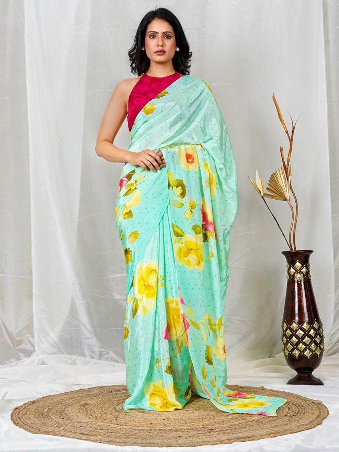 

EARTH O FAB Floral Pure Crepe Saree, Green