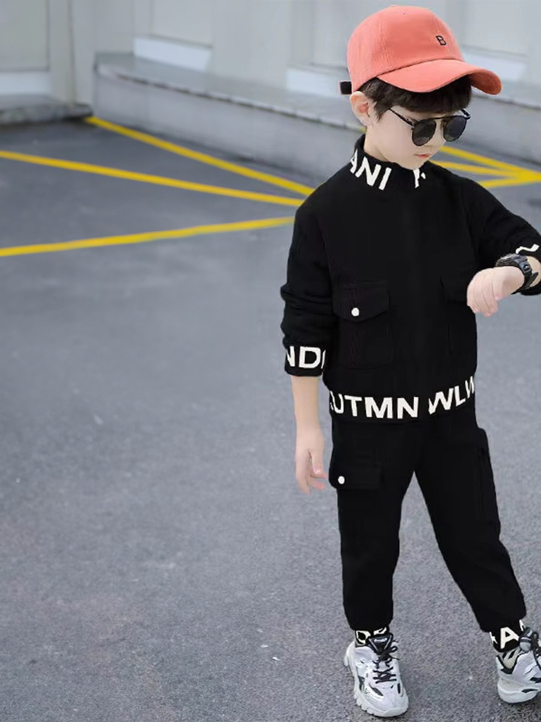 

Bold N Elegant Boys Typography Printed Zipper Sweatshirt With Joggers, Black