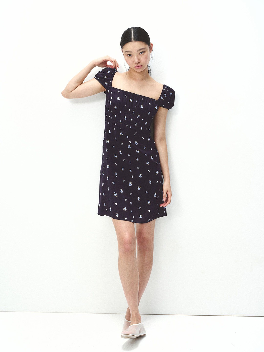 

H&M Women Puff-Sleeved Smocked Dress, Navy blue