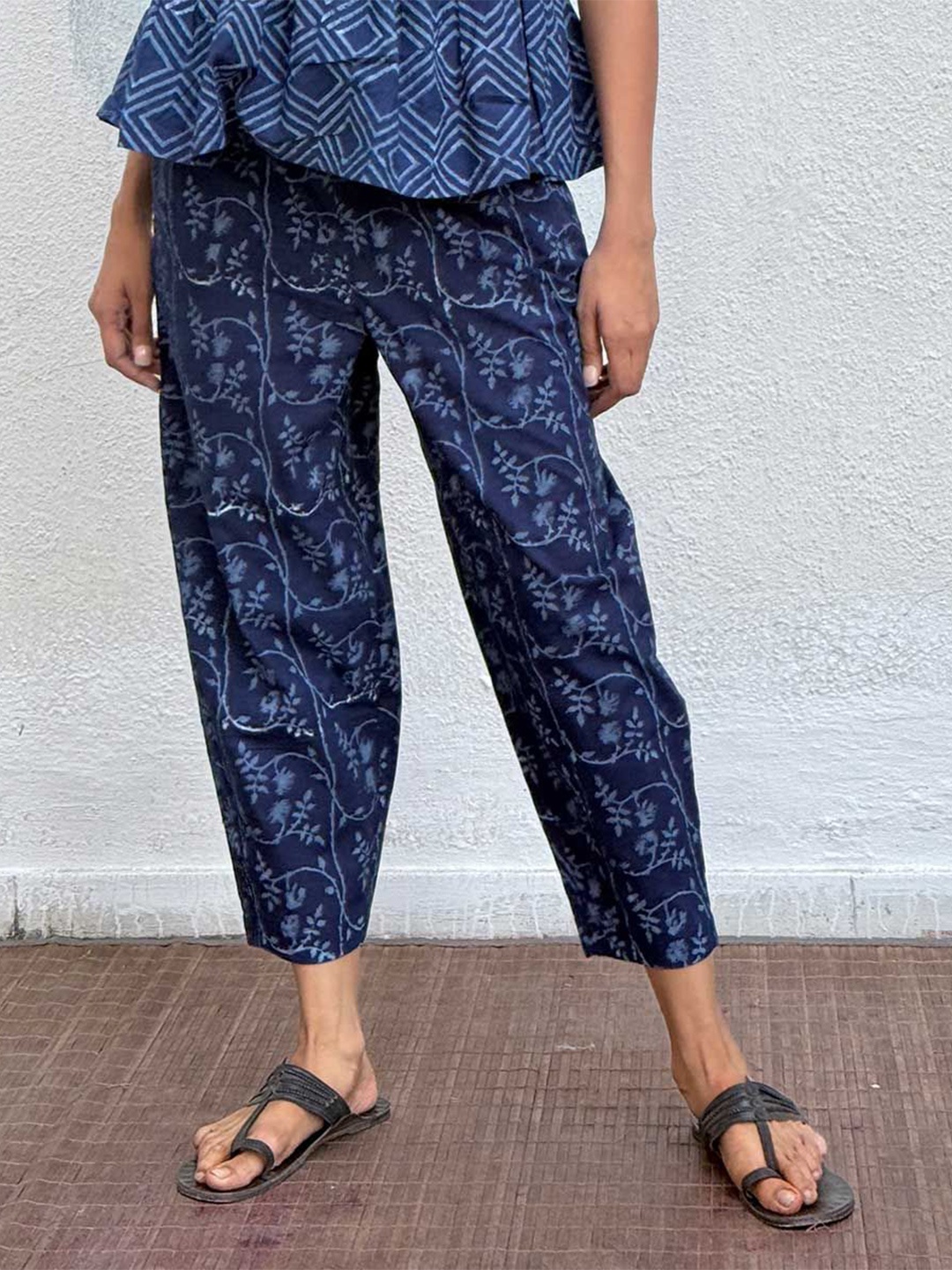 

Chidiyaa Women Indigo Honeyberry Blockprinted Cotton Pant, Navy blue