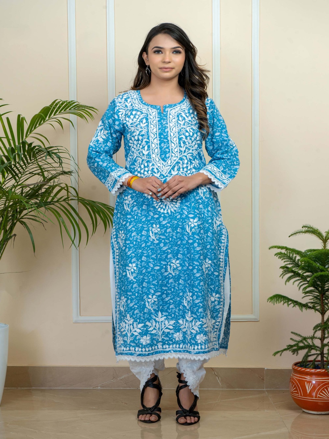 

ADR CHIKAN Floral Embroidered Thread Work Pure Cotton Kurta With Dhoti Pants, Blue