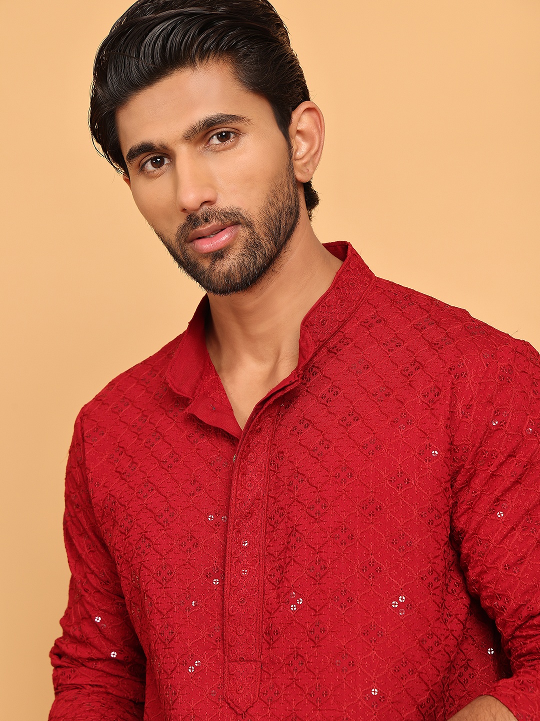 

Jompers Geometric Embroidered Mandarin Collar Sequinned Straight Kurta And Pyjama, Maroon