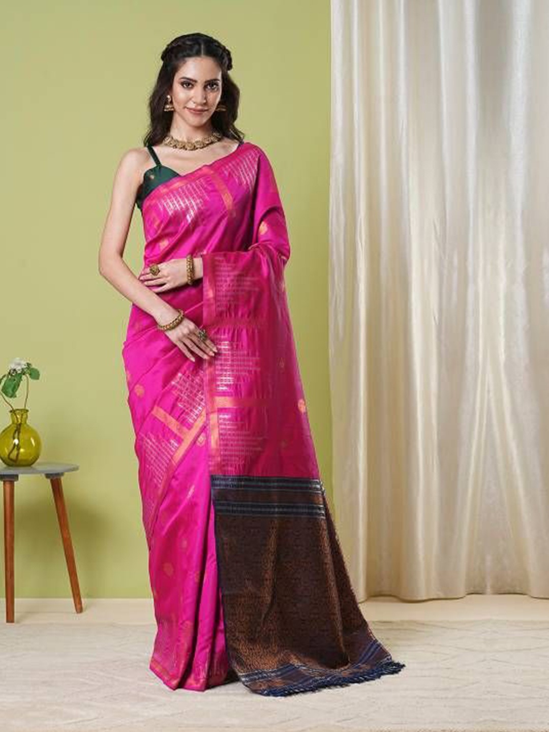 

HI FI NX Ethnic Motifs Woven Design Banarasi Saree, Pink
