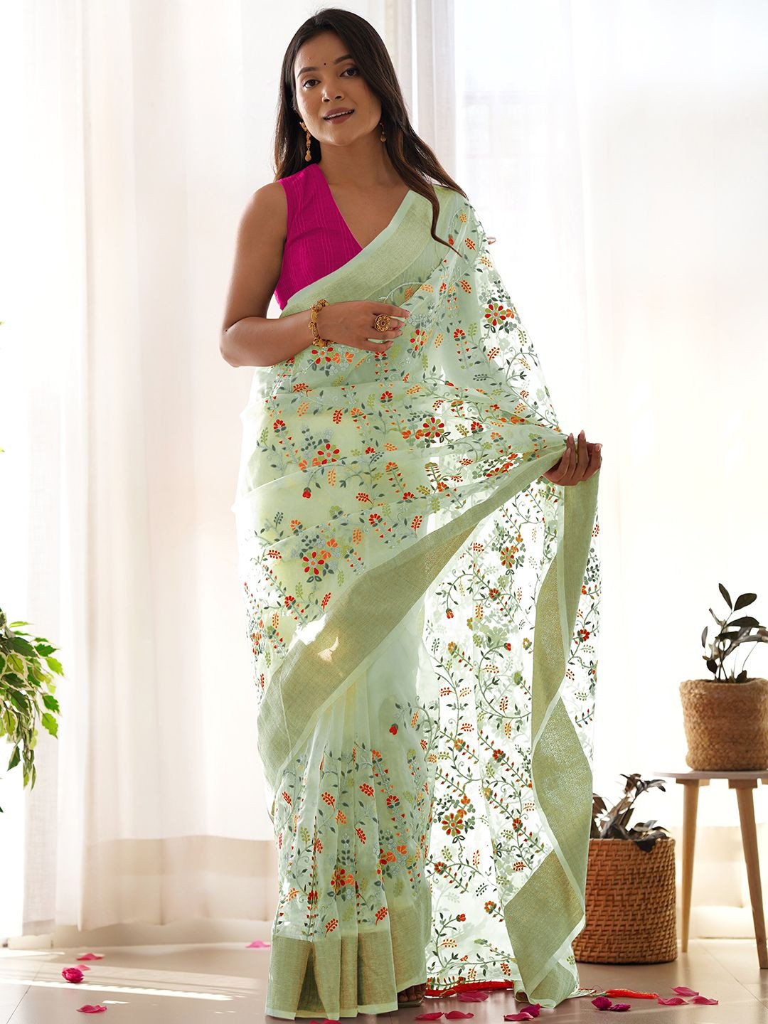 

LeeliPeeri Designer Floral Zari Organza Saree, Green