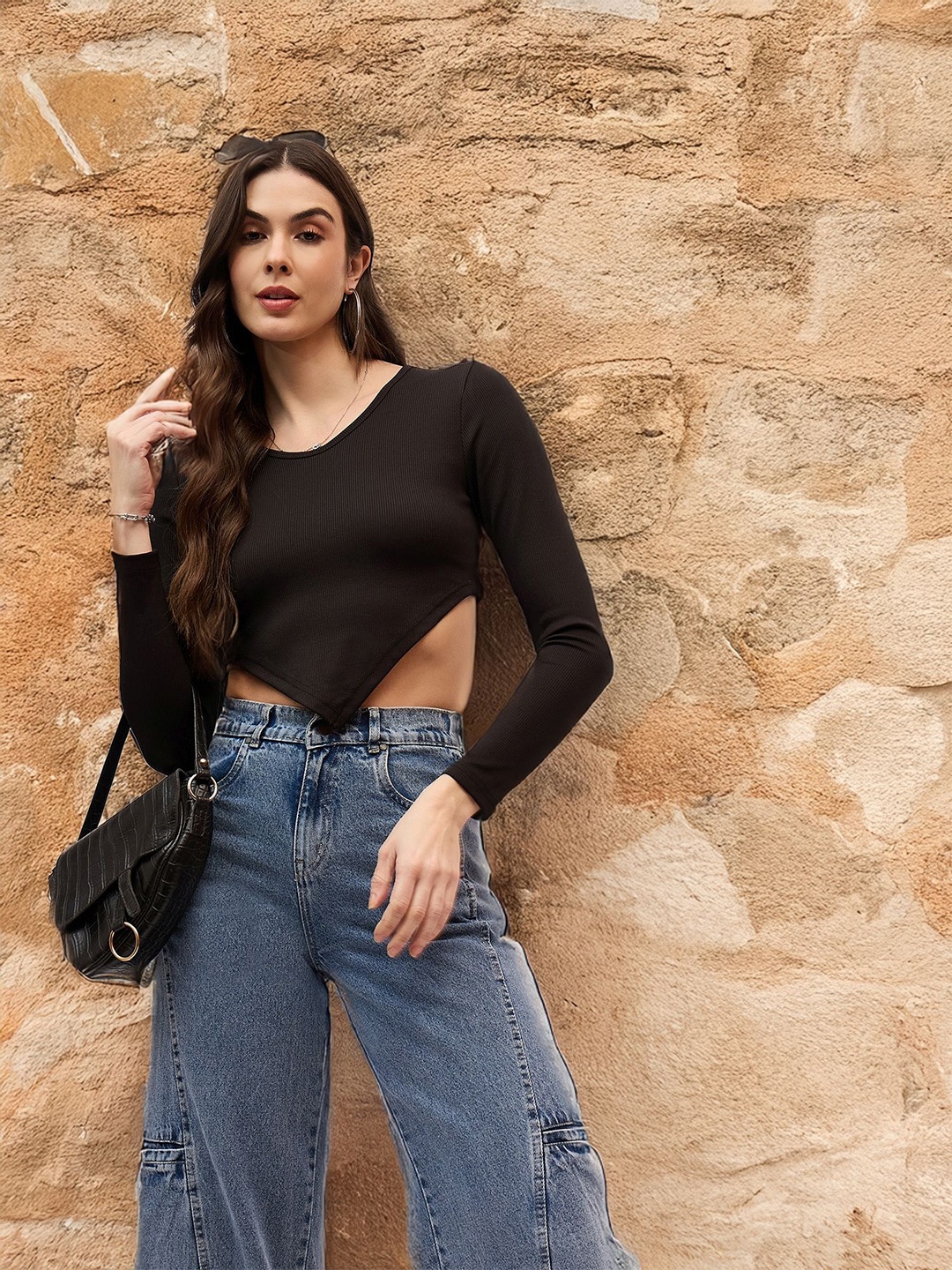 

DressBerry Women Solid Round Neck Long Sleeves Crop Top, Black