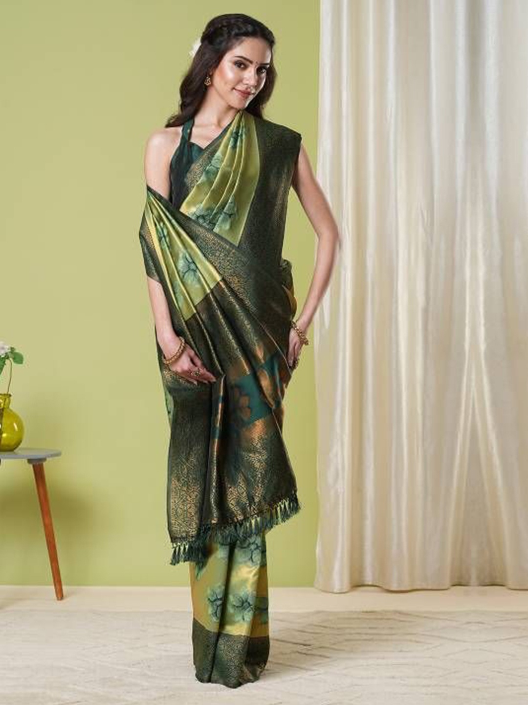 

HI FI NX Ethnic Motifs Woven Design Zari Banarasi Saree, Green