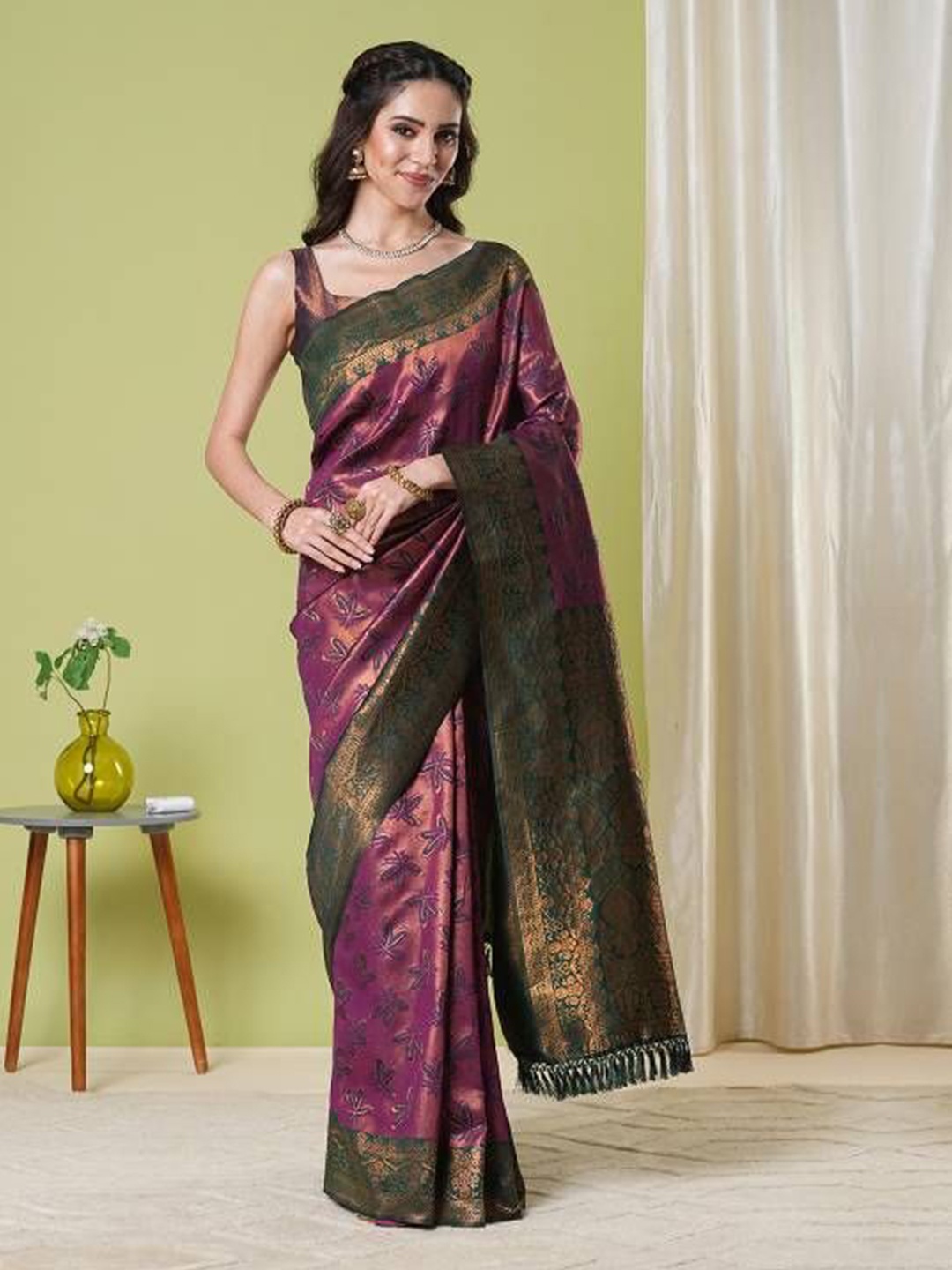 

HI FI NX Ethnic Motifs Woven Design Zari Banarasi Saree, Purple