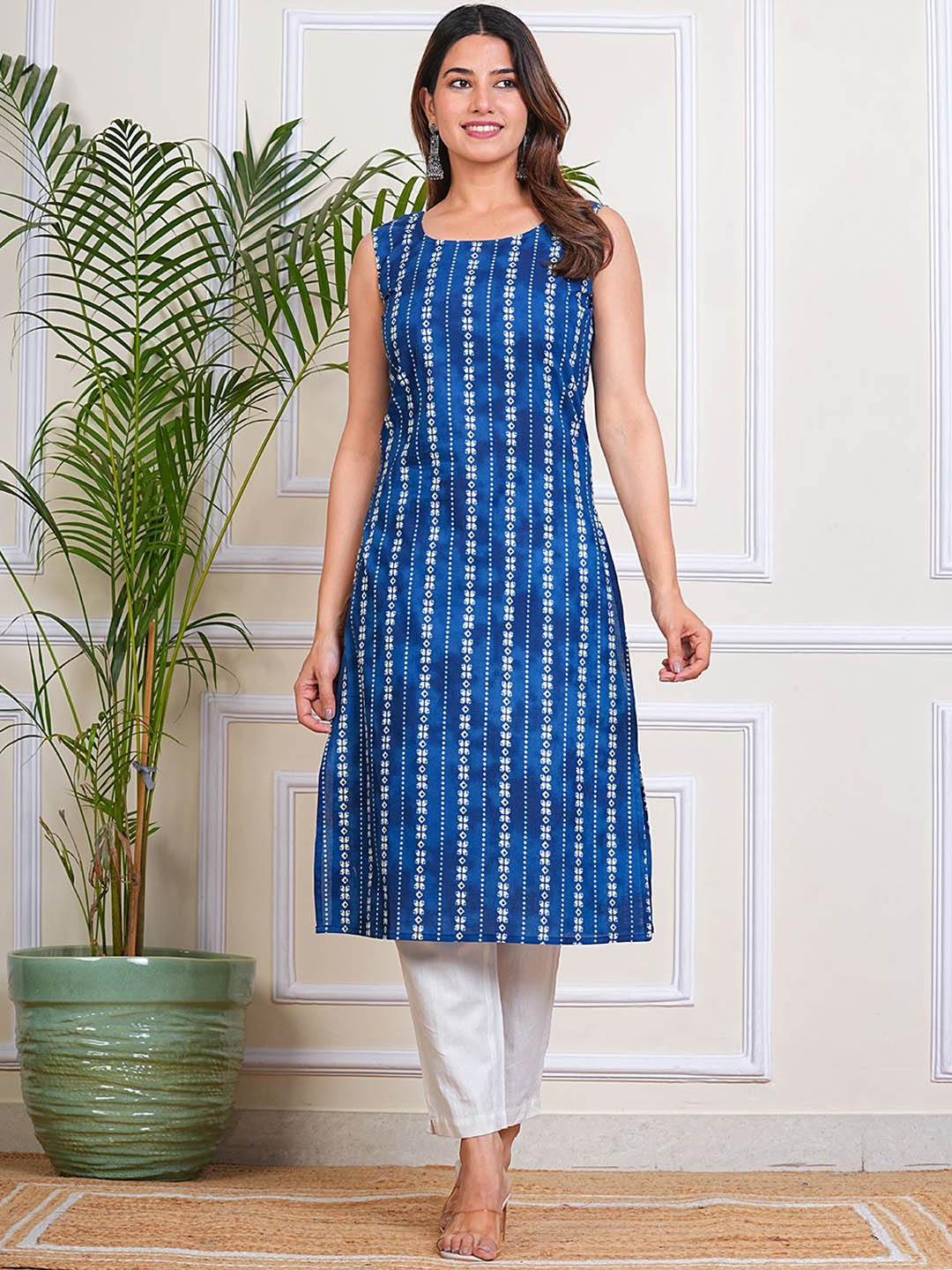 

Kraniky Apparels Floral Printed Round Neck Cotton Straight Kurta, Blue