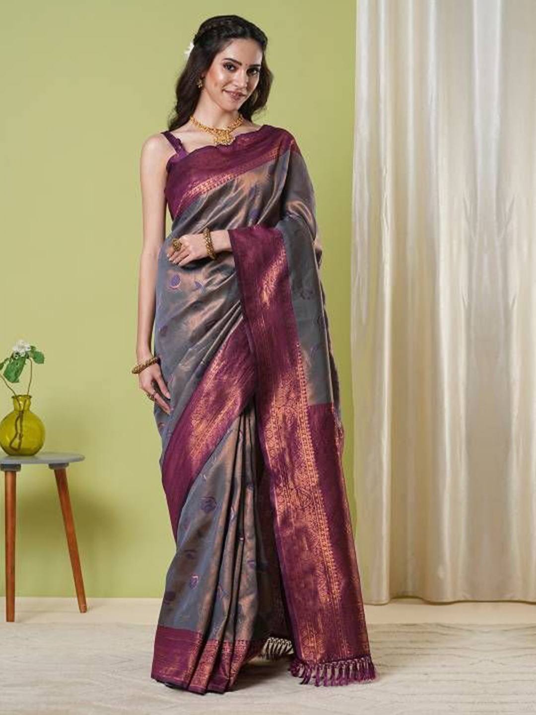

HI FI NX Woven Design Banarasi Saree, Grey