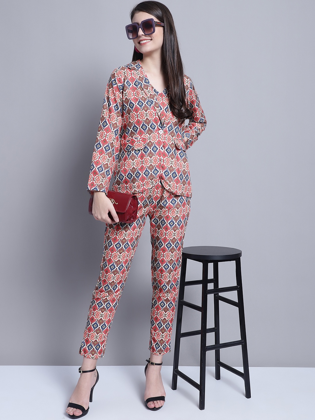 

JAINISH Ethnic Motifs Printed V-Neck Crop Top With Trousers And Jacket, Red