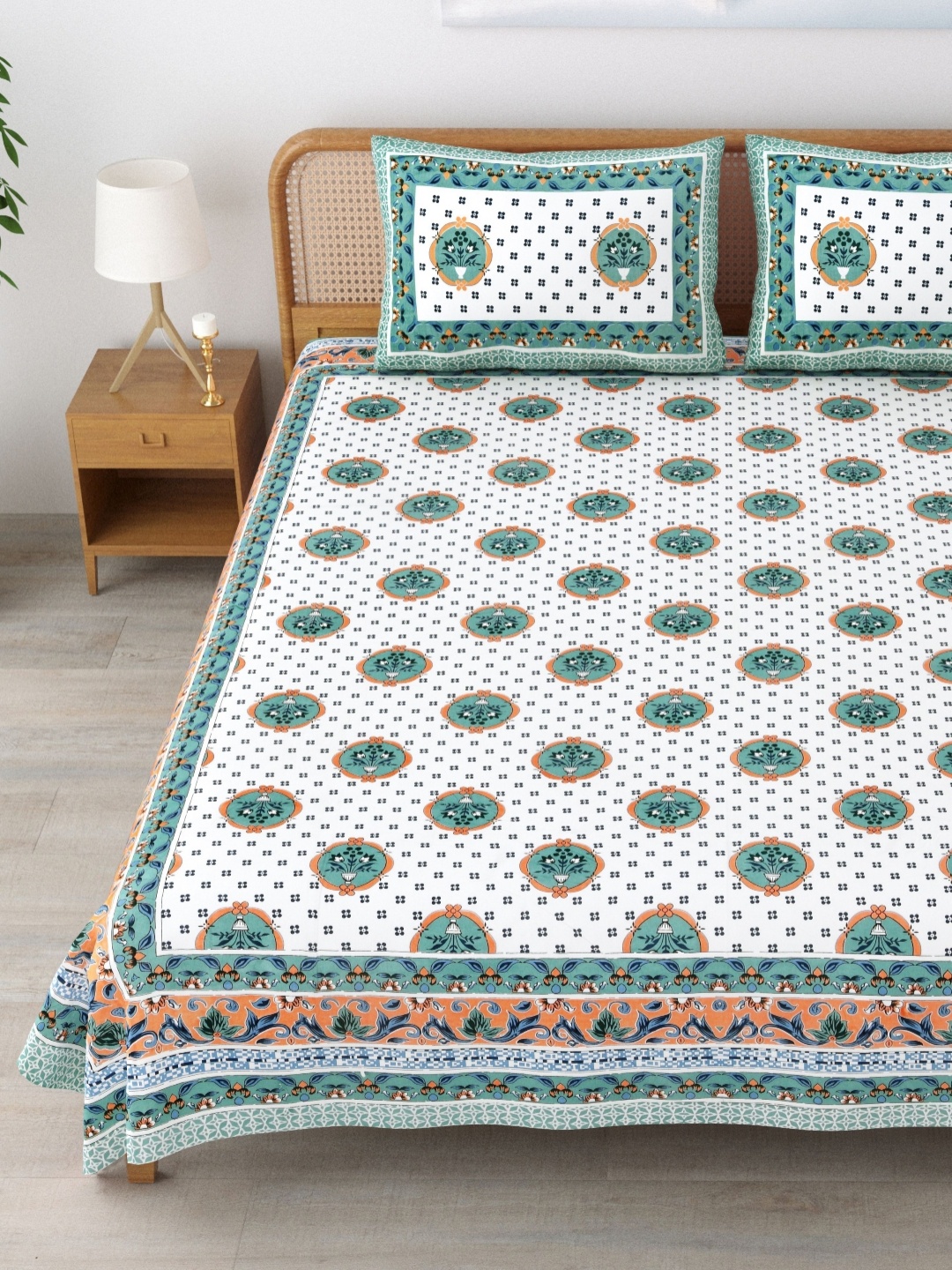 

MAFATLAL Sanskriti White Printed Pure Cotton 144 TC King Bedsheet Set 2.34 m x 2.7 m