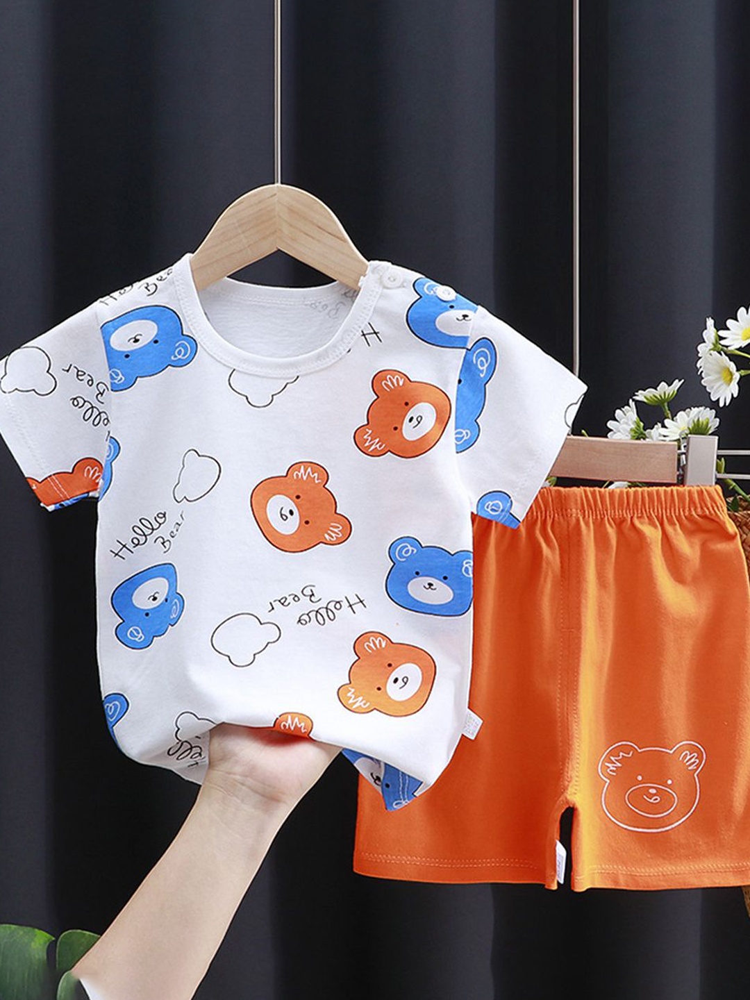 

Bold N Elegant Unisex Kids Graphic Printed Pure Cotton T-shirt With Shorts, Orange